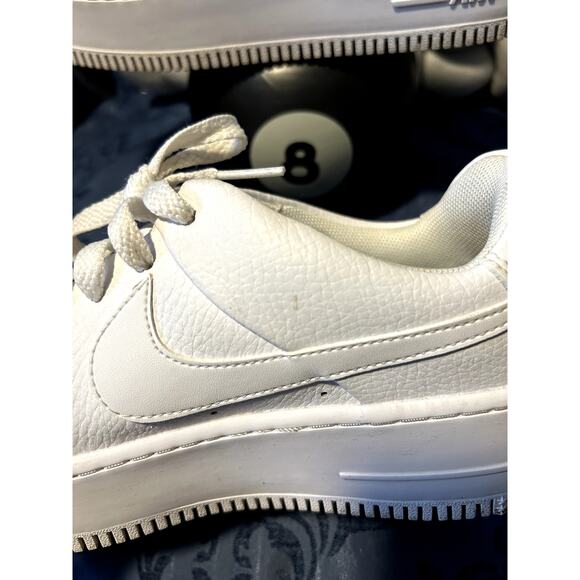 Nike Sage Low Triple White Air Force 1 Size 7/EU 38 - Picture 3 of 8